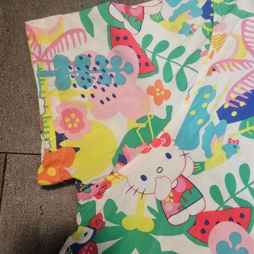 Multi Colored Hello Kitty Hawaiian Theme Button U… - image 7